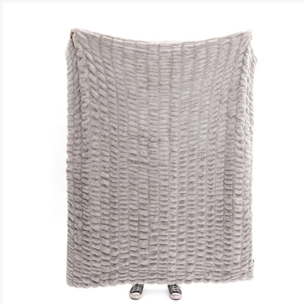 NWT Lola Blanket - Large - Picture 5 of 8